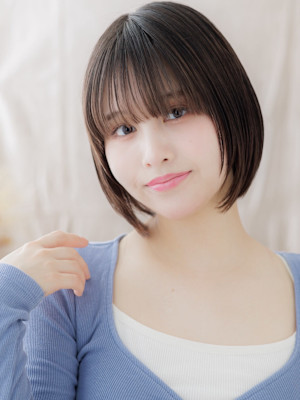 ダークアッシュ小顔切りっぱなしミニボブ　ヘイリーボブ