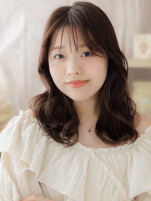 ゆるふわくびれカール大人ガーリーミディ　オリーブグリーン