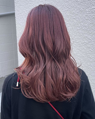 ブリーチあり　ロングラウンドカット　ピンクカラー