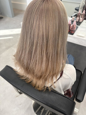 ベージュ系カラー