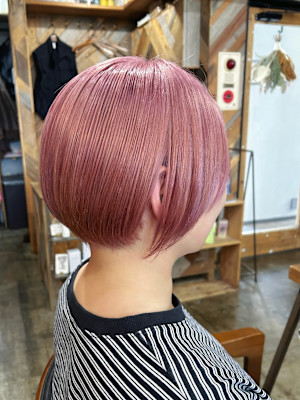 ペールピンク×ショートヘア