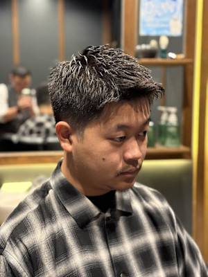 メンズ　スパイキーショート　刈り上げ