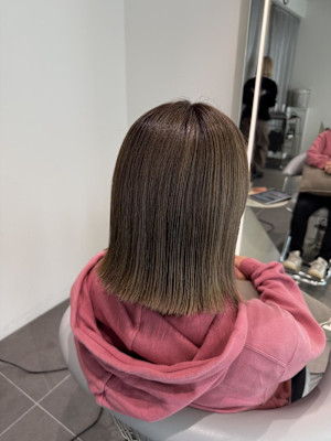 オリーブグレージュカラー