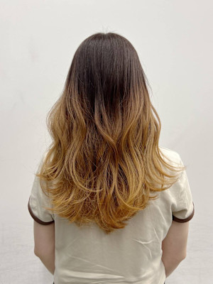 イエローベージュ