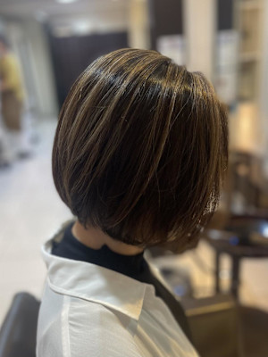 白髪も隠せるハイライトカラー