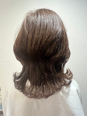 外ハネレイヤーウルフスタイル