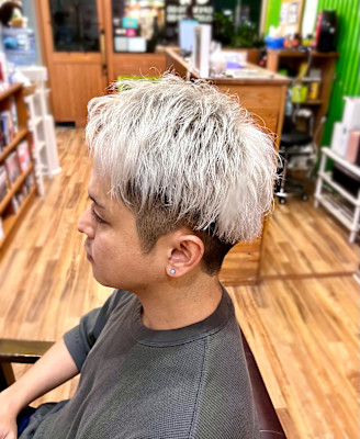 ホワイトブリーチアップバング