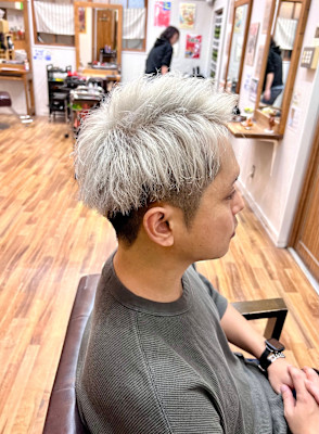 ホワイトブリーチアップバング