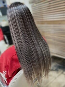 【専門店】黒髪アッシュグレーハイライトグラデーションカラー