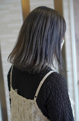 スモーキーグレージュ