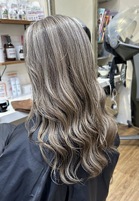 コントラストハイライト×グレージュ