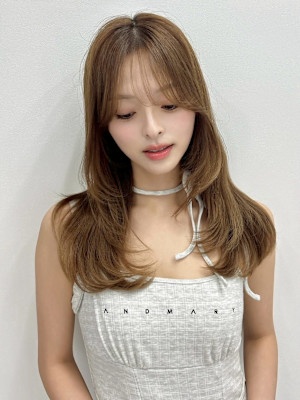 韓国風/セミロング/顔周りカット/くびれヘア/透明感カラー