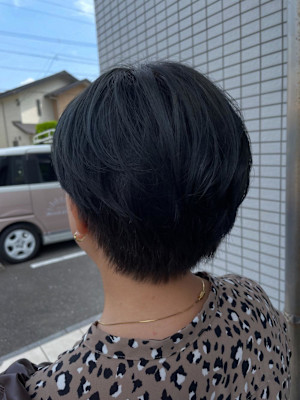 ターコイズブルー　ショート