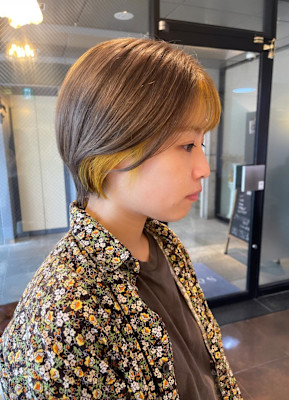 さりげなく魅せるイエローインナー