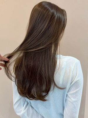 レイヤーカット 顔周りカット 艶髪 ストレート 髪質改善