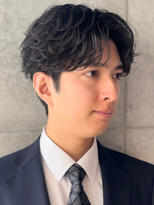 フェザーパーマ　ビジネスヘア　七三　かき上げ　眉毛カット