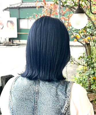 外ハネ×ネイビーブルー