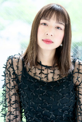 眉上前髪のシンプルミディアム ボブ