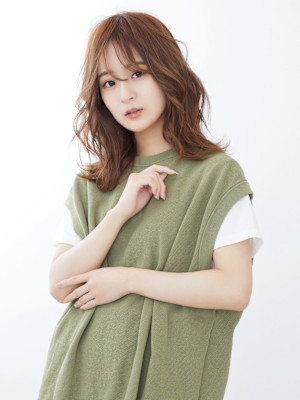 くびれミディアム/外ハネミディ