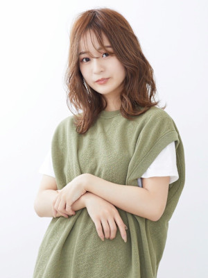 くびれミディアム/外ハネミディ