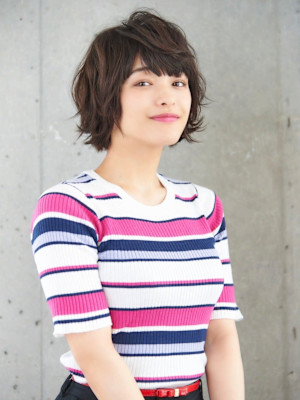 外ハネショートボブ