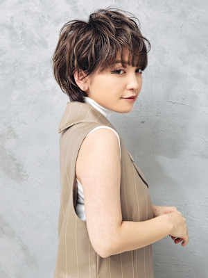 ハイライト/無造作ショート