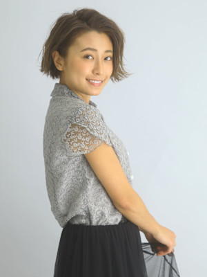 透明感/アッシュカラー/外ハネボブ