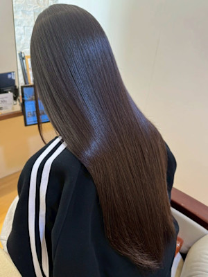 ナチュラルストレート 髪質改善 ロングヘア グレージュ