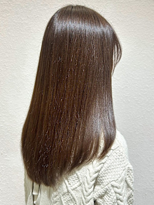 オリーブベージュ セミロング 髪質改善カラー ダメージレス