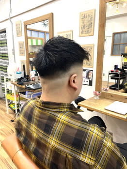 黒髪短髪ジェットフェード