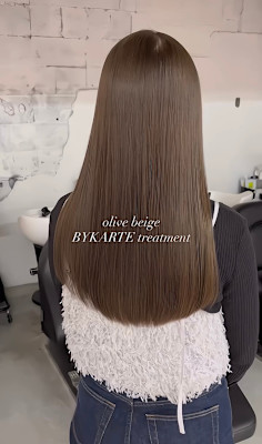 レイヤーカット艶髪ブリーチなしオリーブベージュ髪質改善