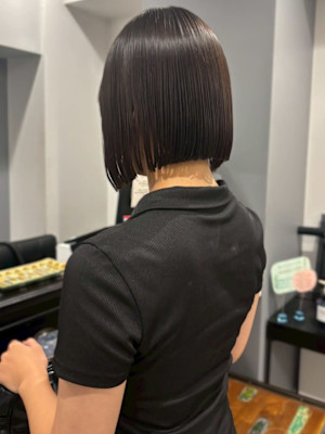 切りっぱなしボブ 髪質改善 艶髪 透明感カラー アッシュ