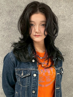 顔周りカット 黒髪 レイヤーカット 前髪無し 韓国風 20代