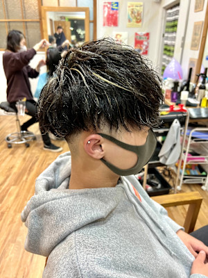 ナチュラルツイストパーマハイライト