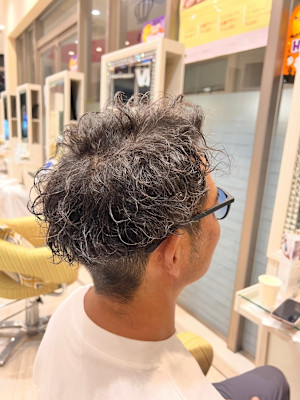 大人のナチュラルウェーブショート