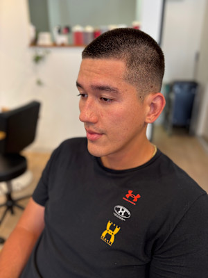 清潔感とスタイルを両立する、FREE流フェードカット