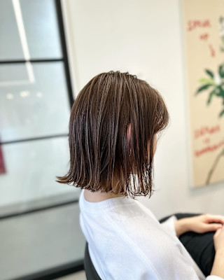 【大人気】切りっぱなしボブ×上品ハイライト