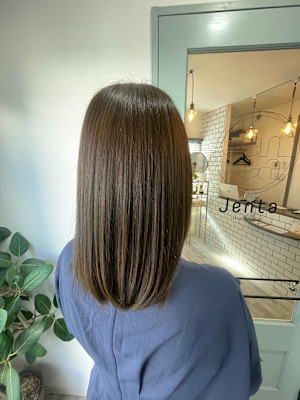 オリーブベージュ