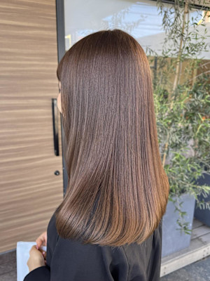 アッシュベージュ、艶カラー