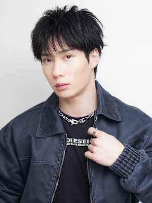 メンズショート 眉毛カット 20代 韓国ヘア 束感ヘア