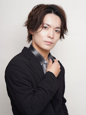 センターパート ウルフカット 眉毛カット メンズショート