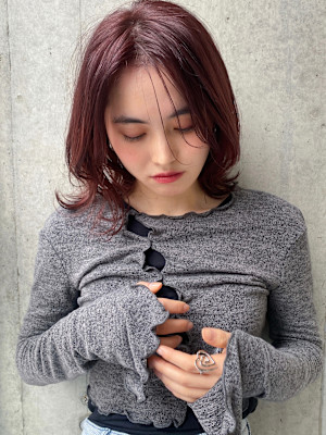 【LadA 城本英恵】 レッド系カラーミディアムスタイル