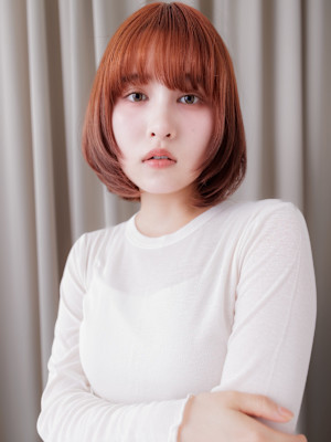 ボルドーカラー顔周りレイヤーカットシャギーボブ20代30代