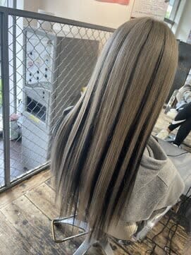 【専門店】ダブルアッシュカラー×黒髪ハイローライトエクステ