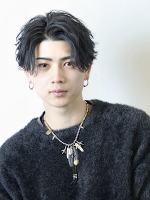 センターパートフェザー