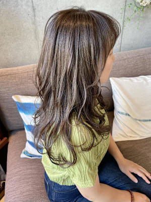 柔らかなグレージュロング