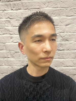 スキンフェードソフトモヒカンビジネスショート