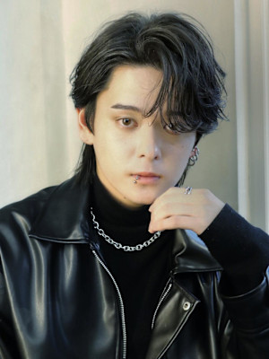 黒髪ガイルウルフヘア