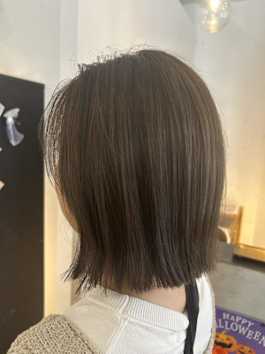 ぱつっとボブ×透明感カラー