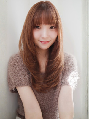 ブリーチ ハイトーンベージュ 顔周りカット レイヤーカット